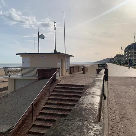 Le Proust Sans Souci דירה קאבורג